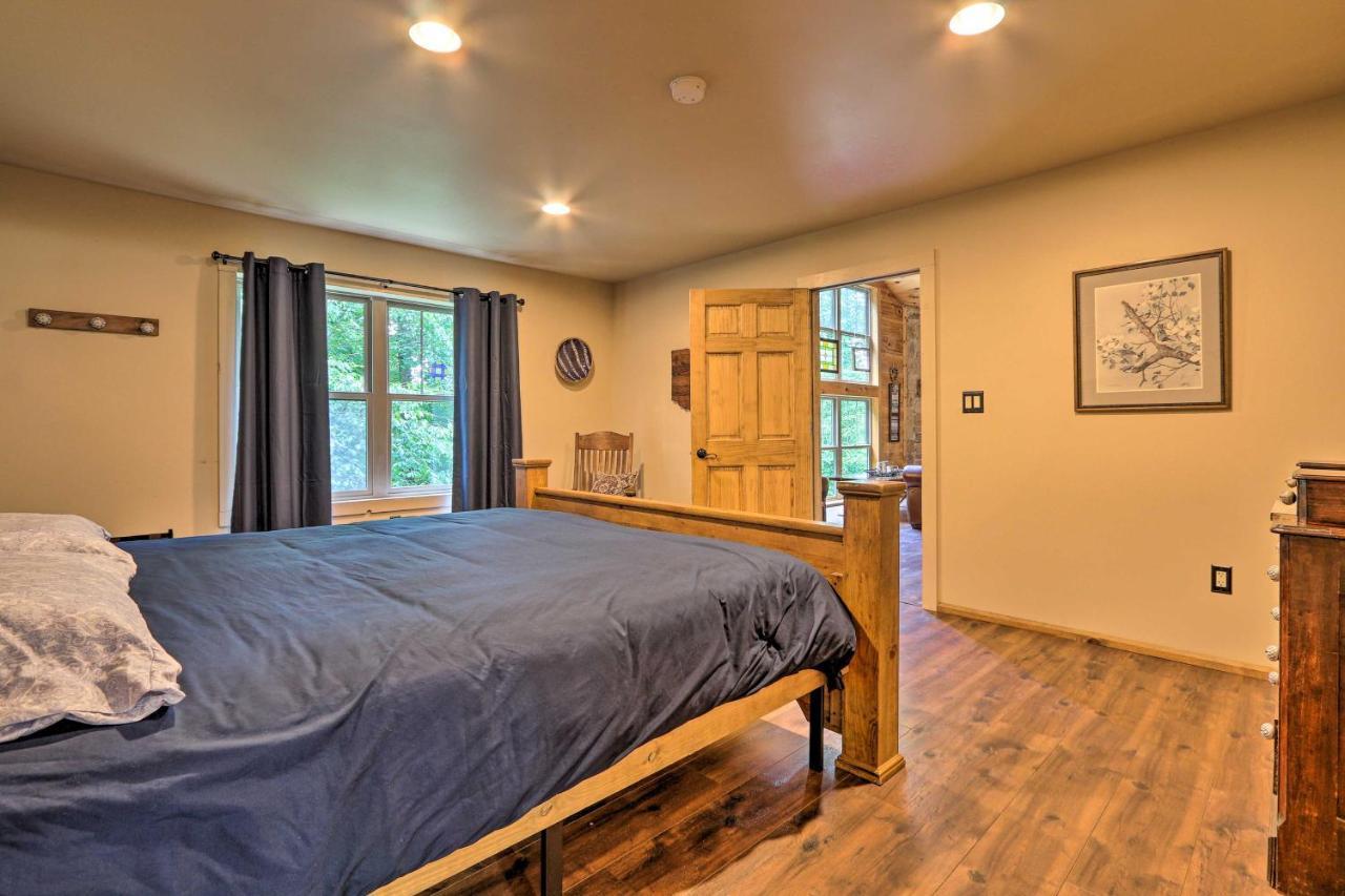 Butler Cabin On 19 Acres With Hot Tub And Fire Pit! Exterior foto