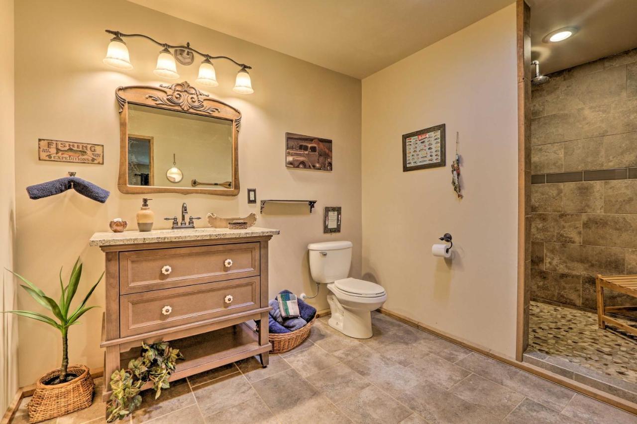 Butler Cabin On 19 Acres With Hot Tub And Fire Pit! Exterior foto