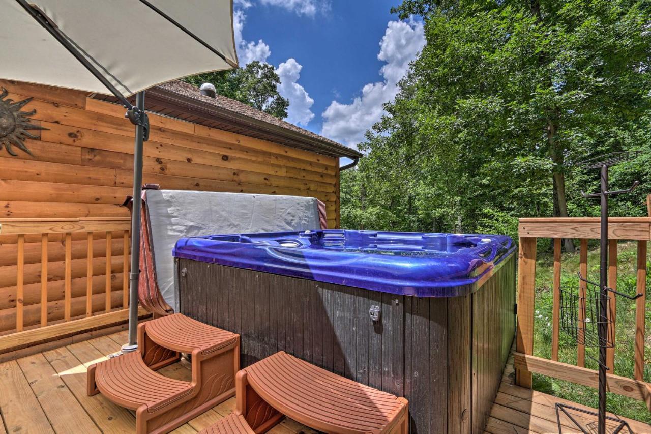 Butler Cabin On 19 Acres With Hot Tub And Fire Pit! Exterior foto