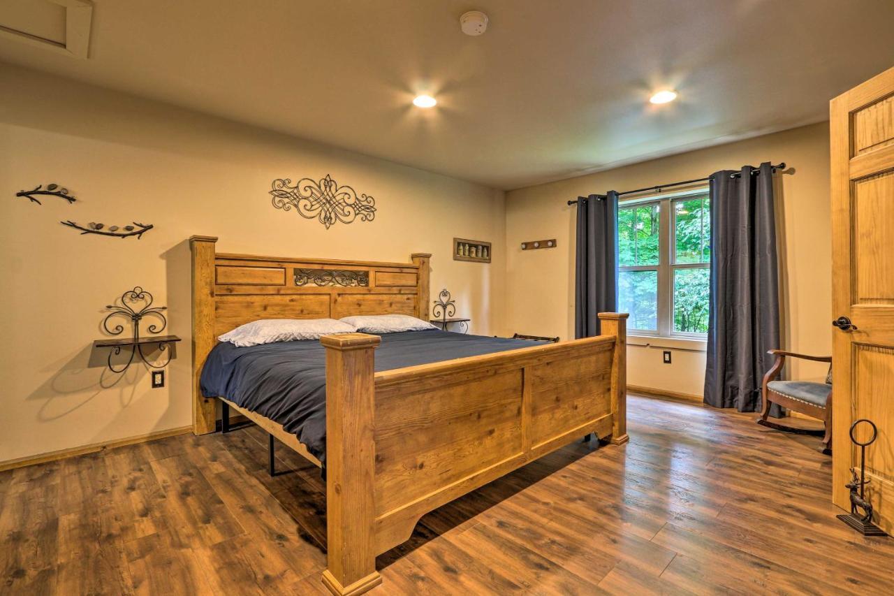 Butler Cabin On 19 Acres With Hot Tub And Fire Pit! Exterior foto
